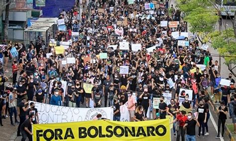 De Maré de Agosto Protesten: Een Krachtige Manifestatie van Ongelijkheid en Hoop in Brazilië